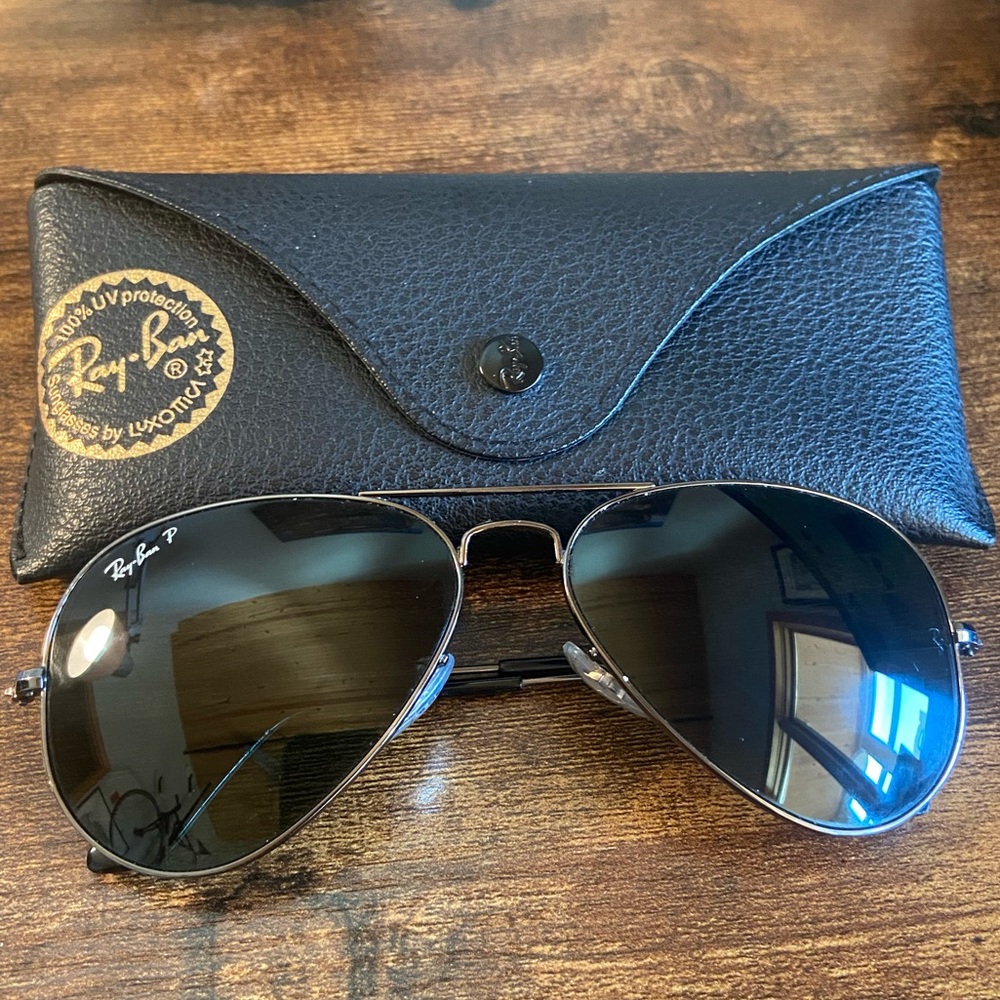 Like-new Polarized Ray Ban Aviators